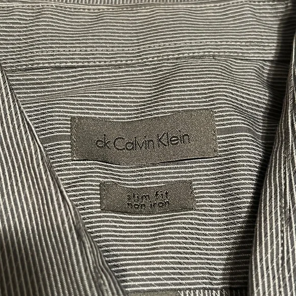 Men’s Calvin Klein Shirt 16 32-33 Pinstriped Long Sleeve Button Down Gray - Picture 4 of 8